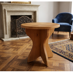 Stolička - dřevěná